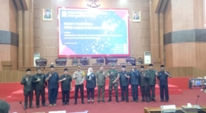 FireShot-Capture-007-DPRD-Musi-Rawas-Adakan-Rapat-Paripurna-Penyampaian-LKPJ-Bupati-Musi-R_-linggaupos.bacakoran.co_