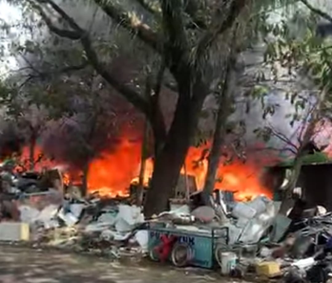 Kebakaran Gudang Rongsok di Bantul Berhasil Dipadamkan, Kerugian Capai Ratusan Juta