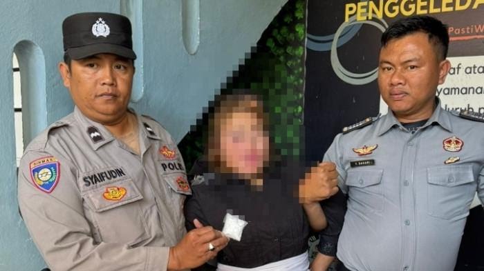 Coba-seludupkan-sabu