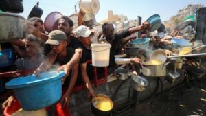 warga-gaza-antre-makanan-di-tengah-krisis-kelaparan-1753263513991_169